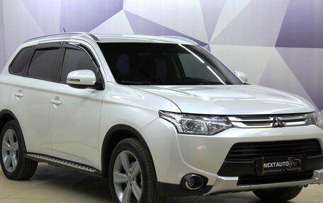 Mitsubishi Outlander III рестайлинг 3, 2014 год, 1 395 000 рублей, 10 фотография