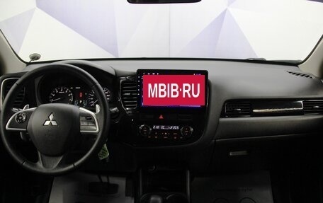 Mitsubishi Outlander III рестайлинг 3, 2014 год, 1 395 000 рублей, 13 фотография