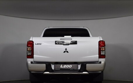 Mitsubishi L200 IV рестайлинг, 2023 год, 5 080 000 рублей, 5 фотография