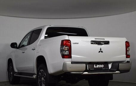 Mitsubishi L200 IV рестайлинг, 2023 год, 5 080 000 рублей, 6 фотография