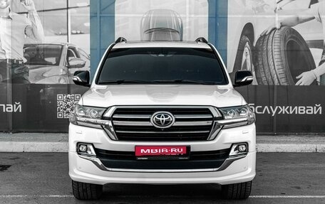 Toyota Land Cruiser 200, 2018 год, 9 449 000 рублей, 3 фотография