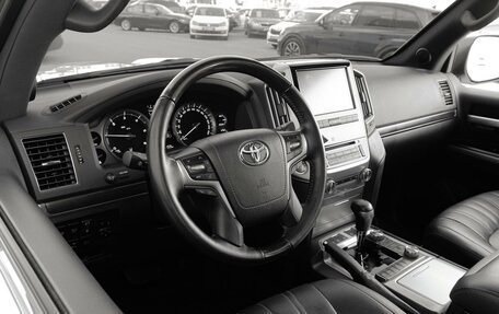 Toyota Land Cruiser 200, 2018 год, 9 449 000 рублей, 11 фотография