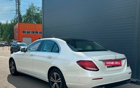Mercedes-Benz E-Класс, 2019 год, 4 150 000 рублей, 7 фотография