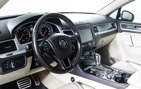 Volkswagen Touareg III, 2014 год, 3 300 000 рублей, 15 фотография