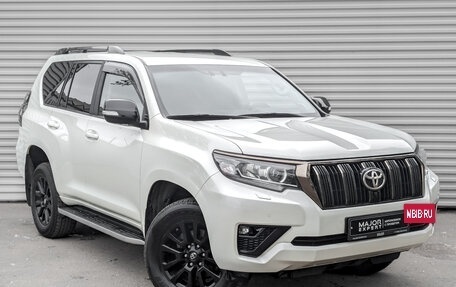 Toyota Land Cruiser Prado 150 рестайлинг 2, 2021 год, 7 300 000 рублей, 3 фотография