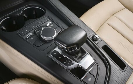 Audi A4, 2017 год, 2 490 000 рублей, 12 фотография