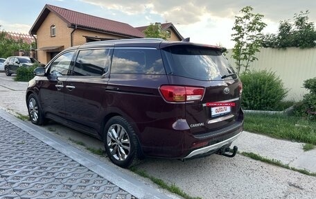 KIA Carnival III, 2017 год, 2 500 000 рублей, 7 фотография