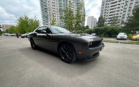 Dodge Challenger III рестайлинг 2, 2018 год, 3 500 000 рублей, 6 фотография