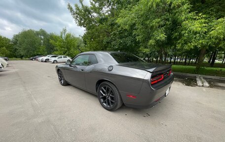 Dodge Challenger III рестайлинг 2, 2018 год, 3 500 000 рублей, 5 фотография