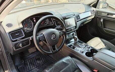 Volkswagen Touareg III, 2010 год, 1 909 400 рублей, 11 фотография