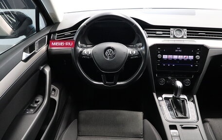 Volkswagen Passat B8 рестайлинг, 2019 год, 2 180 000 рублей, 11 фотография