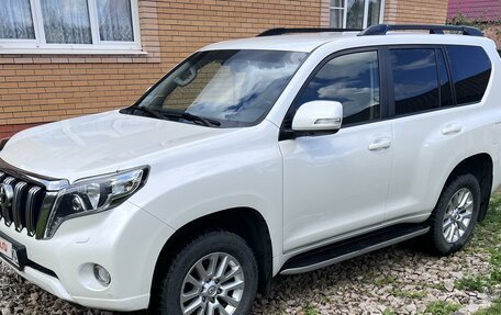 Toyota Land Cruiser Prado 150 рестайлинг 2, 2014 год, 3 690 000 рублей, 3 фотография