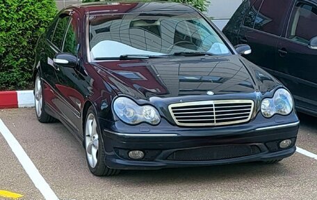 Mercedes-Benz C-Класс, 2005 год, 600 000 рублей, 3 фотография