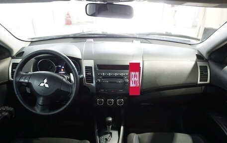 Mitsubishi Outlander III рестайлинг 3, 2010 год, 1 250 000 рублей, 14 фотография