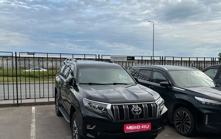 Toyota Land Cruiser Prado 150 рестайлинг 2, 2017 год, 5 299 000 рублей, 1 фотография