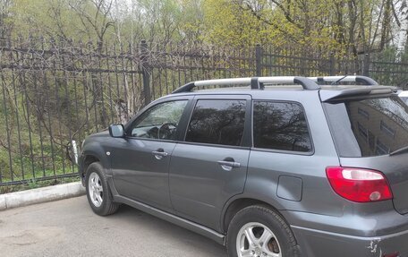 Mitsubishi Outlander III рестайлинг 3, 2007 год, 600 000 рублей, 2 фотография