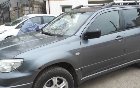 Mitsubishi Outlander III рестайлинг 3, 2007 год, 600 000 рублей, 3 фотография