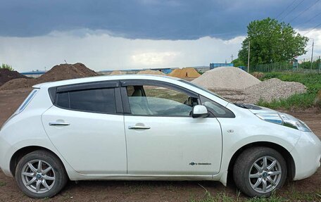 Nissan Leaf I, 2016 год, 1 260 000 рублей, 2 фотография