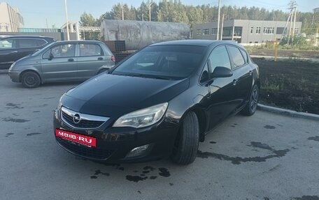 Opel Astra J, 2011 год, 710 000 рублей, 2 фотография
