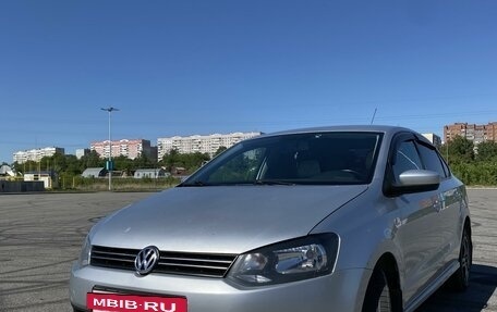 Volkswagen Polo VI (EU Market), 2012 год, 690 000 рублей, 2 фотография