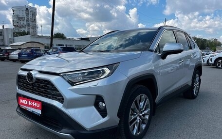 Toyota RAV4, 2021 год, 4 750 000 рублей, 1 фотография