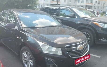 Chevrolet Cruze II, 2013 год, 550 000 рублей, 3 фотография