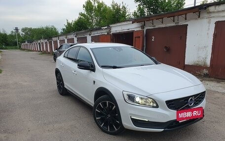 Volvo S60 Cross Country, 2016 год, 2 100 000 рублей, 2 фотография