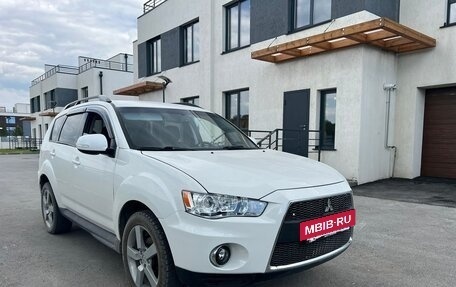 Mitsubishi Outlander III рестайлинг 3, 2012 год, 1 350 000 рублей, 2 фотография