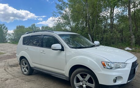 Mitsubishi Outlander III рестайлинг 3, 2012 год, 1 350 000 рублей, 3 фотография