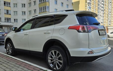 Toyota RAV4, 2016 год, 3 100 000 рублей, 6 фотография