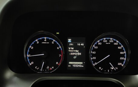 Toyota RAV4, 2017 год, 2 299 000 рублей, 10 фотография