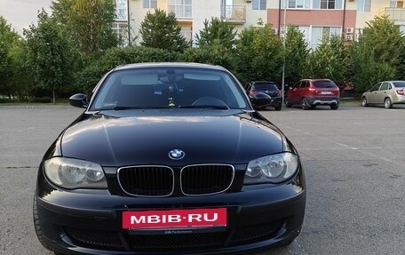 BMW 1 серия, 2009 год, 1 050 000 рублей, 2 фотография