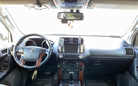 Toyota Land Cruiser Prado 150 рестайлинг 2, 2011 год, 2 850 000 рублей, 14 фотография