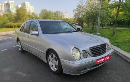 Mercedes-Benz E-Класс, 2002 год, 560 000 рублей, 3 фотография