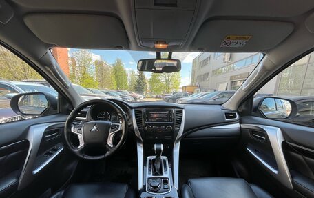 Mitsubishi Pajero Sport III рестайлинг, 2018 год, 2 699 000 рублей, 7 фотография