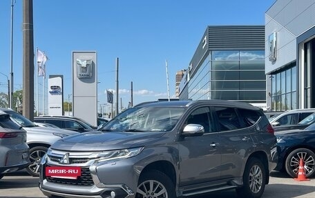 Mitsubishi Pajero Sport III рестайлинг, 2018 год, 2 699 000 рублей, 3 фотография