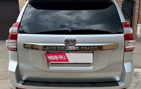 Toyota Land Cruiser Prado 150 рестайлинг 2, 2016 год, 4 200 000 рублей, 5 фотография