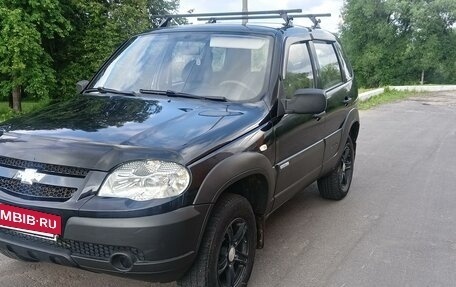 Chevrolet Niva I рестайлинг, 2011 год, 800 000 рублей, 2 фотография