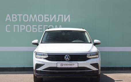 Volkswagen Tiguan II, 2021 год, 3 890 000 рублей, 4 фотография