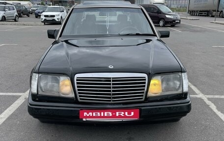 Mercedes-Benz E-Класс, 1993 год, 370 000 рублей, 3 фотография