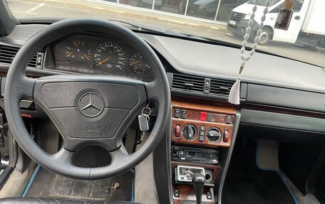 Mercedes-Benz E-Класс, 1993 год, 370 000 рублей, 12 фотография