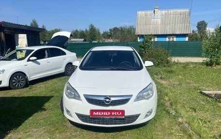 Opel Astra J, 2011 год, 750 000 рублей, 1 фотография