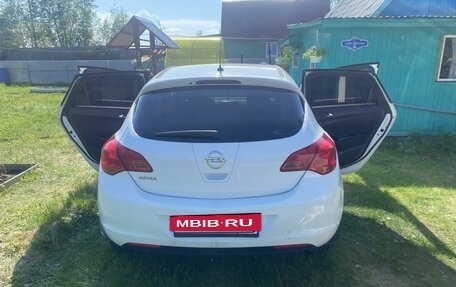 Opel Astra J, 2011 год, 750 000 рублей, 3 фотография