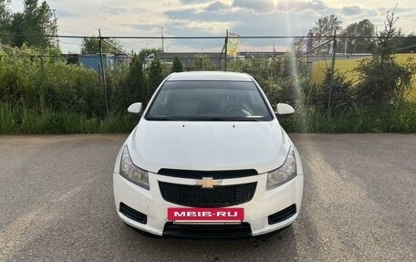 Chevrolet Cruze II, 2011 год, 645 000 рублей, 3 фотография