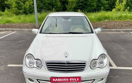 Mercedes-Benz C-Класс, 2005 год, 990 000 рублей, 9 фотография