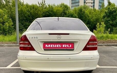 Mercedes-Benz C-Класс, 2005 год, 990 000 рублей, 10 фотография