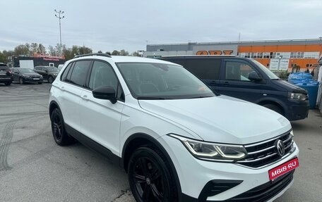 Volkswagen Tiguan II, 2021 год, 3 850 000 рублей, 1 фотография