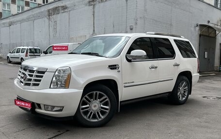 Cadillac Escalade III, 2011 год, 2 245 000 рублей, 1 фотография