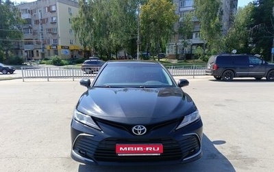 Toyota Camry, 2021 год, 2 490 000 рублей, 1 фотография
