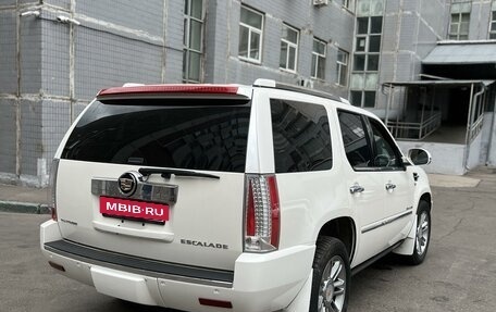 Cadillac Escalade III, 2011 год, 2 245 000 рублей, 6 фотография